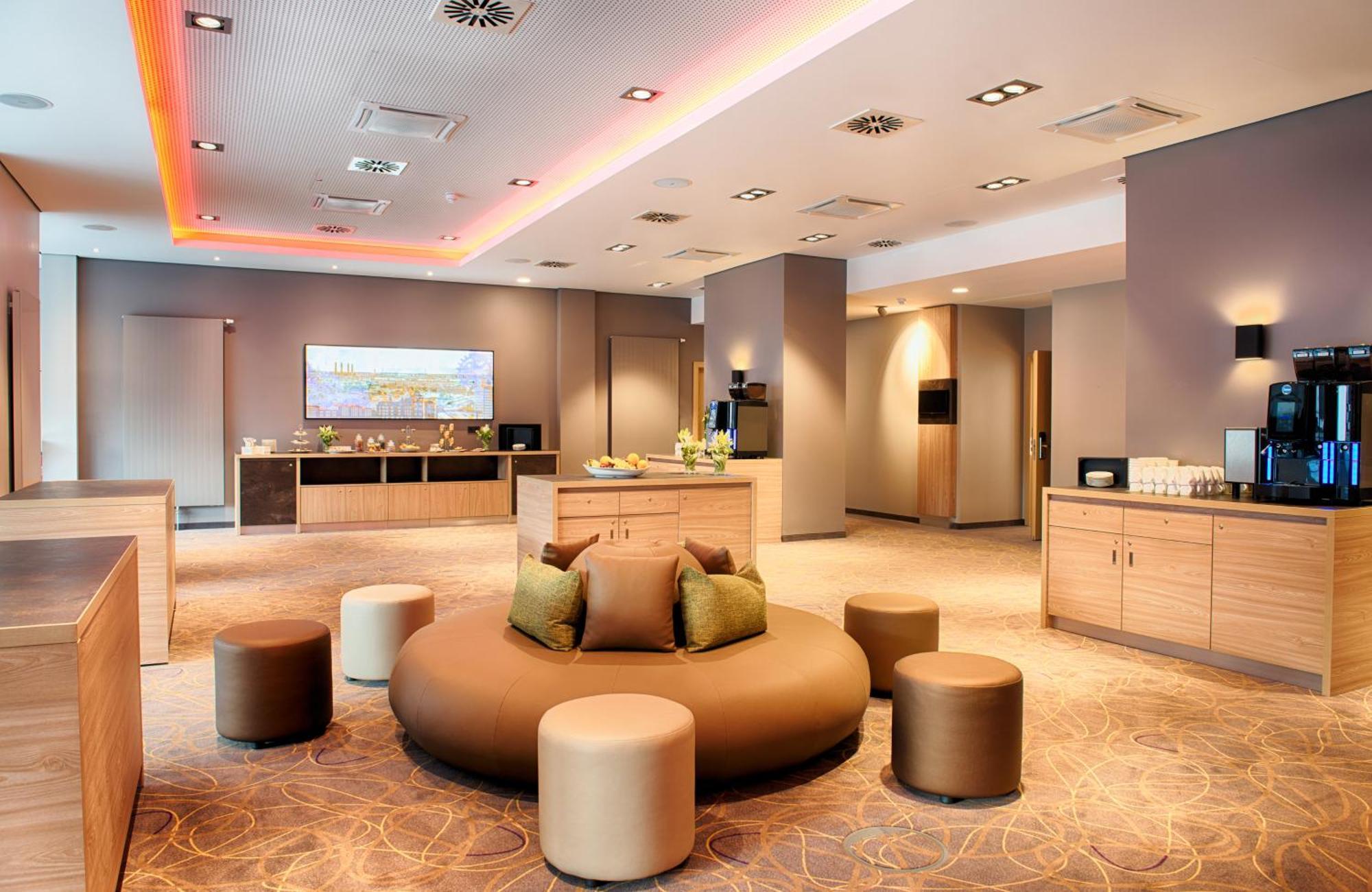 ลีโอนาร์โด โฮเต็ล วูฟส์เบิร์ก ซิตี้ เซ็นเตอร์ Hotel วอล์ฟสบวร์ก ภายนอก รูปภาพ
